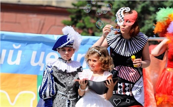 Детский карнавал в честь Дня города-2010