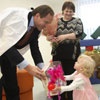 Губернатор поздравил мам первых детей-пациентов красноярского кардиоцентра с выпиской (фото)
