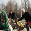 Лев Кузнецов почтил память погибших в авиакатастрофе с Лебедем красноярцев
