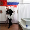 Депутат Госдумы Сергей Натаров проголосовал на выборах президента в Красноярске