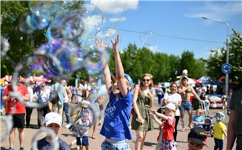 «Становимся моложе, ярче и креативнее!»: как Красноярск отпраздновал День города на Татышеве