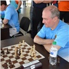 В Красноярске команды СУЭК и минздрава сразились в шахфутбол