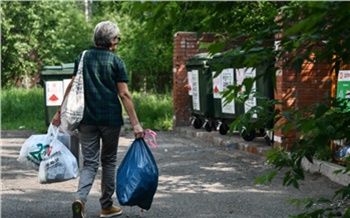 «Невозможно было вывозить отходы»: в рамках мусорной реформы в Академгородке установили новые баки