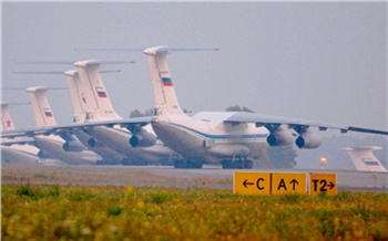 «Семь „бегемотиков“ в ряд, снимай скорее!»: зачем красноярцы два дня караулили самолеты в аэропорту