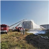 В Красноярске пожарные и спасатели тренировались тушить пожар на нефтебазе (видео)