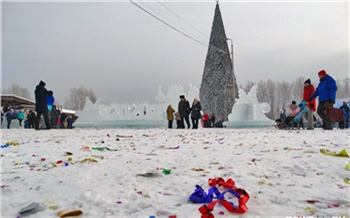 «Полминуты удовольствия... и снова в очередь!»: что происходит в главном ледовом городке Красноярска?