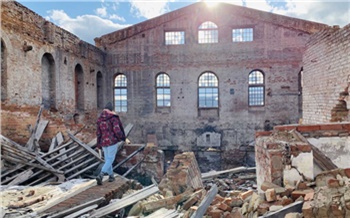 «Изумрудный город» на обломках истории: что осталось от Знаменского стекольного завода под Красноярском