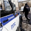 В Красноярске полицейские ищут мужчину, бросившего фейерверк в машину председателя Горсовета