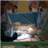 Красноярские кардиологи за три года провели три операции и спасли жизнь ребенку со смертельным пороком сердца