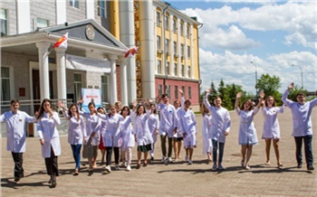 «Один раз и на всю жизнь»: как выпускники КрасГМУ дистанционно приняли Клятву врача