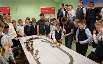 «Конструктор безопасного пути»: красноярские школьники смоделировали железную дорогу по правилам