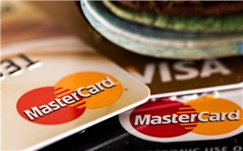 «Дикие проценты и бесполезные бонусы»: 5 мифов о кредитных картах