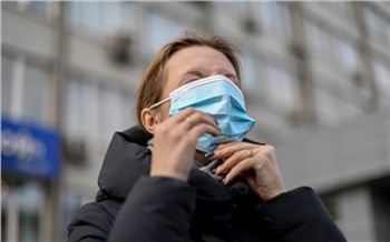 «От первых смертей до QR-кодов и жизни без масок»: хроники коронавируса в Красноярске