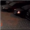 В Зеленогорске нетрезвый подросток испугался полиции и от злости начал крушить машины в соседнем дворе (видео)