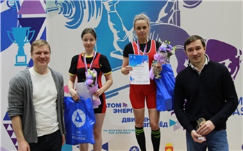 «Создаем новые традиции»: в Железногорске прошел чемпионат по пауэрлифтингу