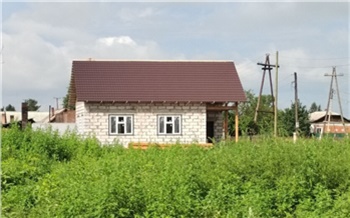«Сомнений в сроках и качестве нет»: строительство домов для погорельцев в Красноярском крае выходит на финишную прямую