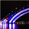 Красноярцам объяснили, почему по вечерам на мостах включают подсветку