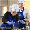 Борщ из оленины и бисквит из морошки: на Ямале состоялся конкурс школьных поваров