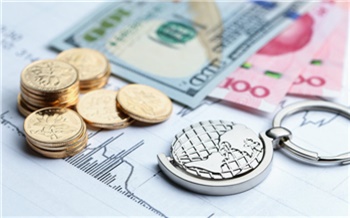 «Поворот на Восток». Россияне отказываются от доллара в пользу юаня. В чем преимущества китайской валюты?