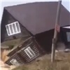 Дом норильчанина рухнул в реку во Владимирской области (видео)