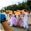 «Парад невест, ползунковые забеги и образовательный лекторий»: красноярцев позвали на фестиваль по случаю Дня семьи, любви и верности