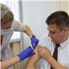 Глава красноярского Роспотребнадзора личным примером призвал жителей привиться от гриппа