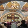 Красноярцы выстроились в очередь к  600-летнему чудотворному Кресту Господню