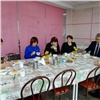 Родители учеников и глава Ленинского района Красноярска пообедали в школьной столовой