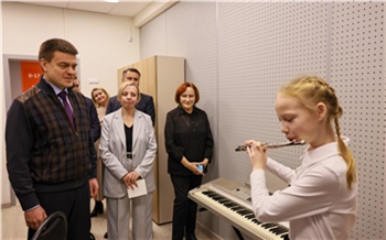 «У ребят здесь горят глаза»: в Красноярске после капитального ремонта открылась музыкальная школа № 12