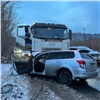 Водитель легковушки погиб в лобовом ДТП с грузовиком на правобережье Красноярска
