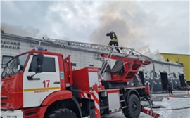 Пожар произошел на складе пивзавода в Красноярске (видео)