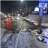 В Красноярске из-за порыва на Белинского затопило дорогу (видео)