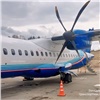 Летевший в Туру самолет вернулся в аэропорт Красноярска из-за поломки