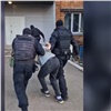 Двух красноярцев жестко задержал ОМОН из-за выложенного ролика со стрельбой (видео)