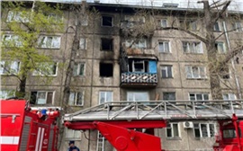 В Шушенском два человека погибли при пожаре в многоквартирном доме