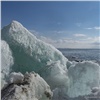 Жители Дудинки делятся зрелищными кадрами ледохода на Енисее (видео)