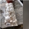 В Ачинске магазин продавал тухлые яйца с зачеркнутым ручкой сроком годности (видео)