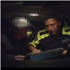 В Минусинском районе мотоциклист-лишенник отправился ночью за спиртным и попался полиции (видео)