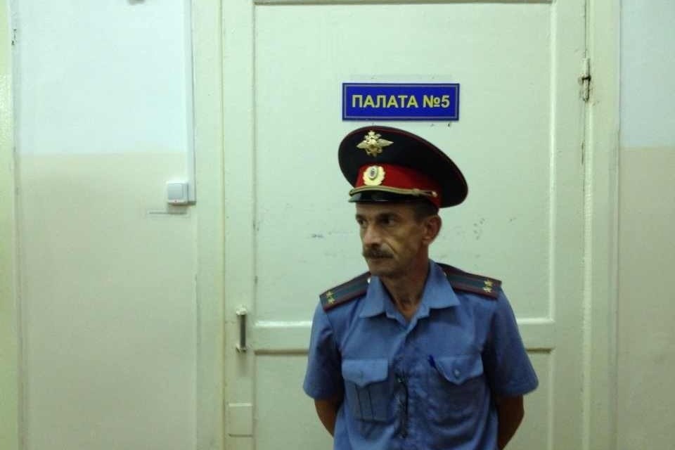 В центре Красноярска в больнице рухнула стена, погибла пациентка