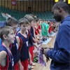 Баскетболисты «Енисея» наградили победителей детского спортивного турнира