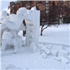 На набережной Красноярска начали разрушаться снежно-ледовые скульптуры