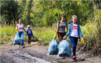 Кружечка, рентгеновский снимок, запчасти и больше 1000 мешков с мусором: в Красноярске прошёл экоквест День Енисея