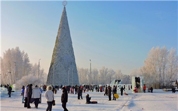 «Что вы забыли на Татышеве?»: исследуем городок самой высокой ёлки в России