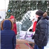 Депутаты «Единой России» исполнили новогодние желания детей из Красноярского края 