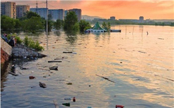 «Вода тащила бревна и автомобили»: истории утопавшего Красноярска