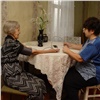Почти 30 тысяч пенсионеров и инвалидов Красноярского края получают помощь от соцработников