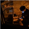 В Красноярске клиент букмекерской конторы угрожал администратору пистолетом