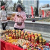 «Колбаса длиной в метр!»: мэр Сергей Еремин порадовался за гостей и участников ярмарки на Театральной площади