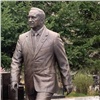 На красноярском Бадалыке установили памятник Петру Пимашкову