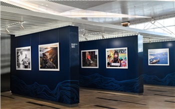 «Наш регион многогранен»: в красноярском аэропорту открылась фотовыставка к 200-летию Енисейской губернии